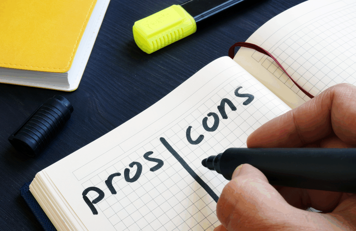 The Pros & Cons of Instant Loans from Licensed Money Lenders in Singapore